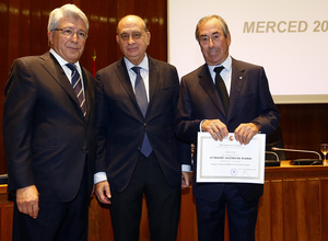 Enrique Cerezo y Adelardo reciben la Medalla de Oro