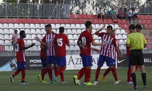 Los jugadores rojiblancos celebran un gol en el primer amistoso de la pretemporada