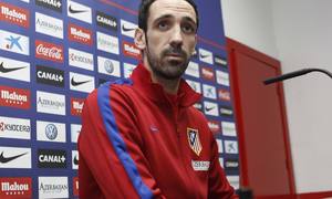 Juanfran, en la rueda de Prensa posterior al entrenamiento realizado en la Ciudad Deportiva el jueves 28 de noviembre