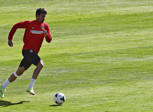 temporada 13/14. Entrenamiento en la Ciudad deportiva de Majadahonda. Costa corriendo con el balón