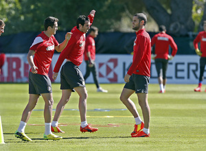 temporada 13/14. Entrenamiento en la Ciudad deportiva de Majadahonda. Jugadores realizando ejercicios 