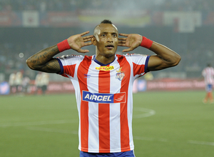 Atlético de Kolkata. Fikru Tefera Lemessa celebra el gol del empate ante el FC Goa