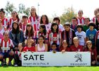 Temporada 2012-2013. El once inicial posando con los más pequeños