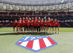 Temp. 17/18 | Entrenamiento Femenino Wanda Metropolitano | 16-03-2018 | Equipo al completo