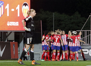 Temporada 17/18 | Atlético de Madrid Femenino - Valencia | Ida de la Copa de la Reina | Amanda Sampedro celebración