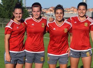 Itziar Pinillos, Rosa Otermín, Carla Bautista y Ana Marcos, con la Selección Española 