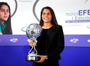 Temp. 19-20 | Premio Efe mejor jugadora latinoamericana Kenti Robles.