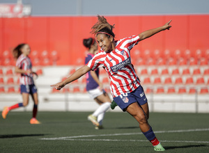 Leicy Santos celebra el primero de sus goles ante el Madrid CFF