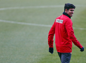 temporada 13/14. Equipo entrenando en el Calderón. Costa sonriendo durante el entrenamiento