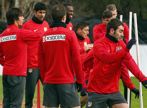 temporada 13/14. Entrenamiento en la Ciudad deportiva de Majadahonda. Adrián realizando ejercicios físicos