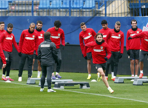 temporada 13/14. Equipo entrenando en el Calderón. Jugadores realizando ejercicios físicos